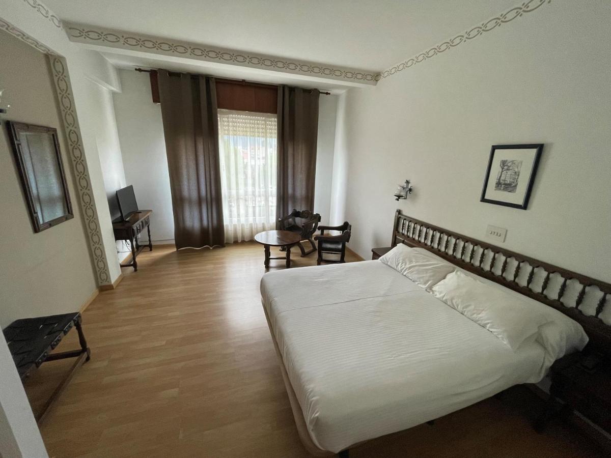 Hotel Eumesa 폰테데우메 외부 사진