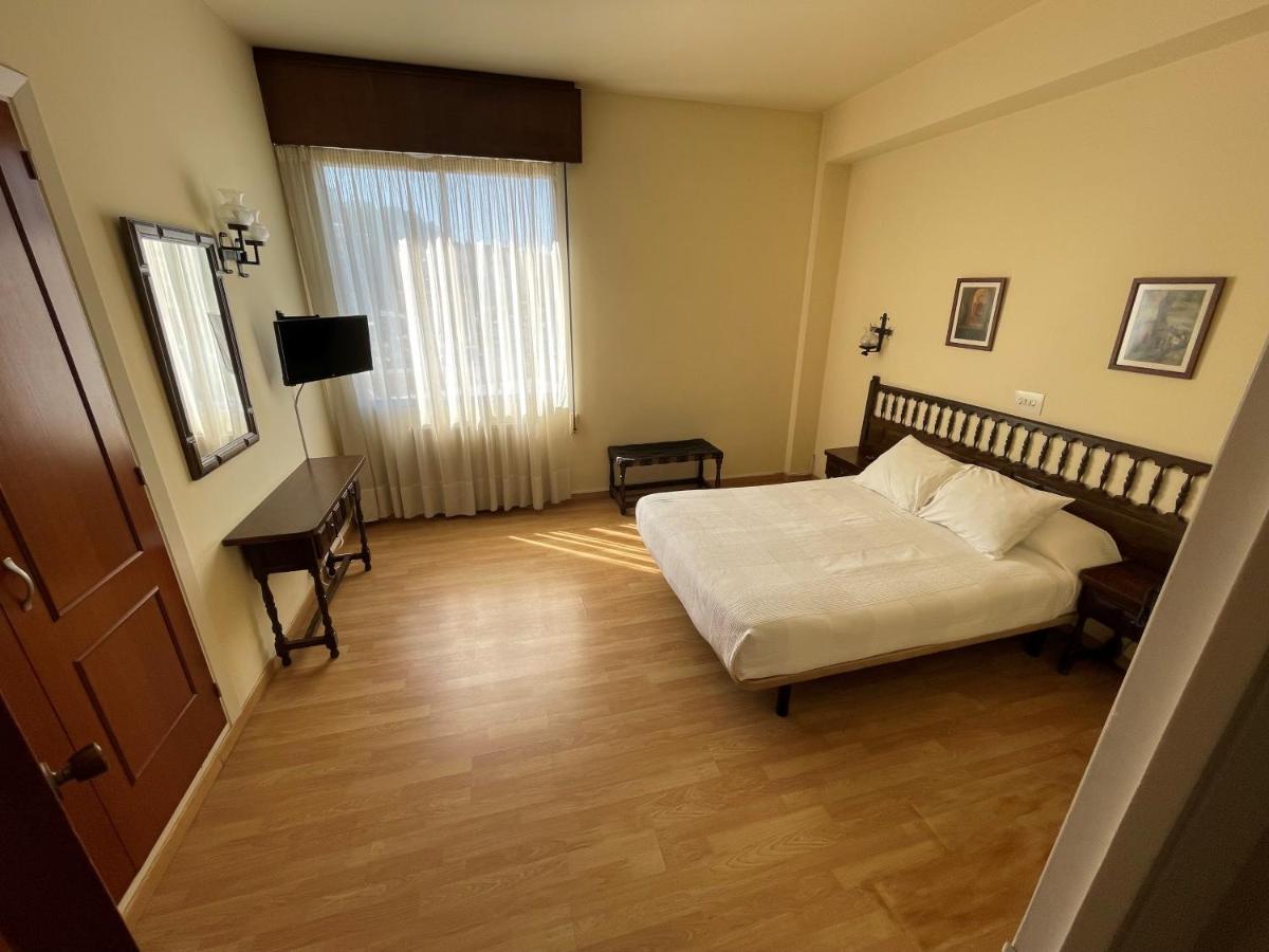 Hotel Eumesa 폰테데우메 외부 사진