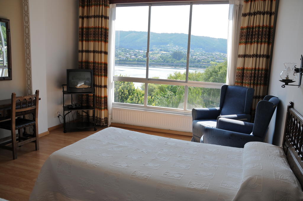 Hotel Eumesa 폰테데우메 객실 사진