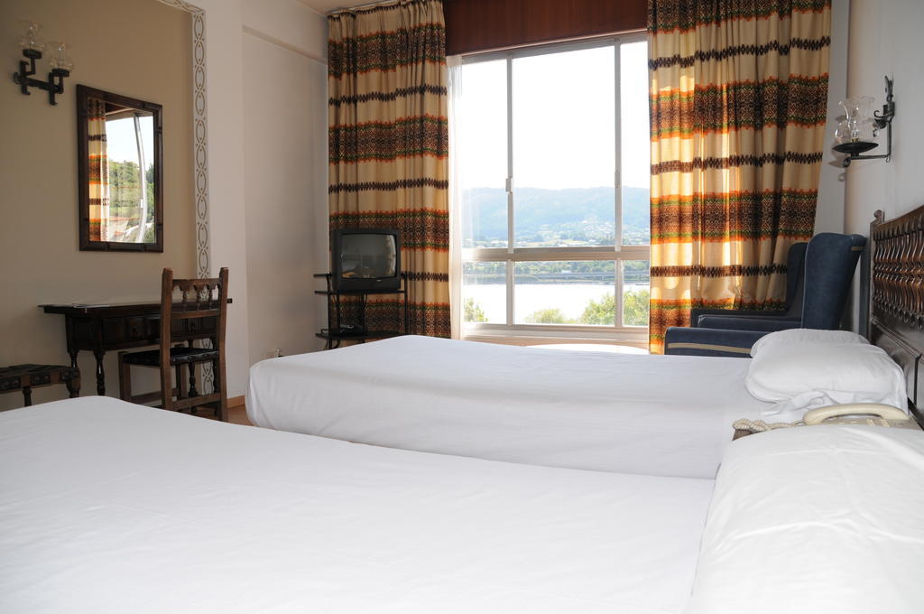Hotel Eumesa 폰테데우메 객실 사진