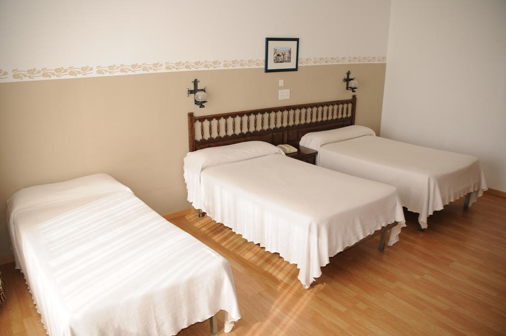 Hotel Eumesa 폰테데우메 객실 사진